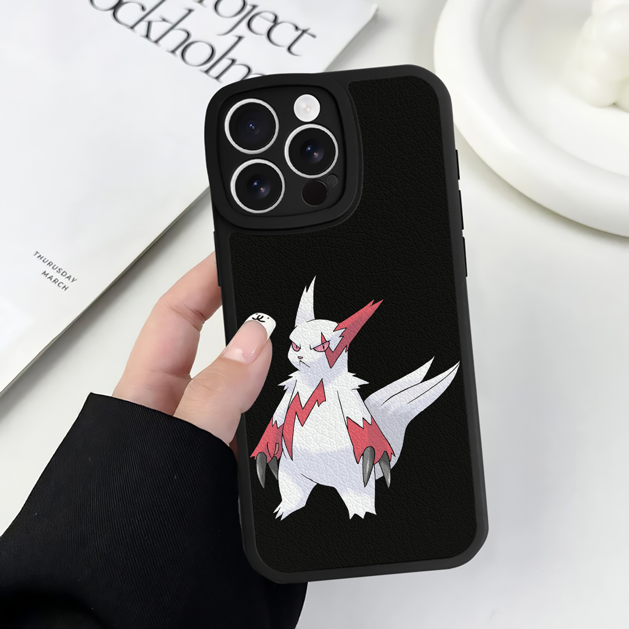 （画像用） ポケットモンスター Pokémon 【iPhone 16シリーズ対応】シリコンスマホケース（レザー調） 材質：シリコン